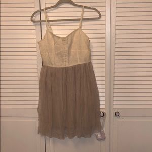 NWT American Eagle cream lace cream nude 4 small